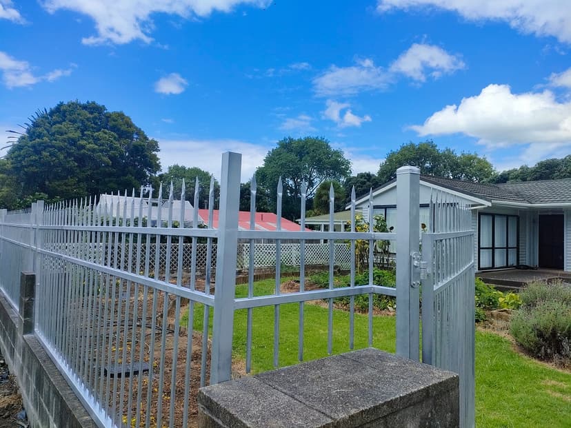 Pool safety gates